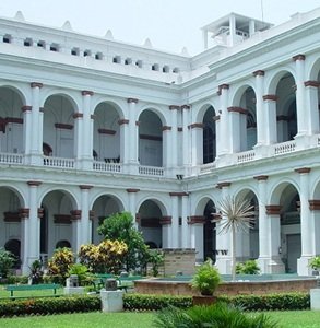 white-building-Kolkata