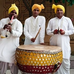 Drum-men