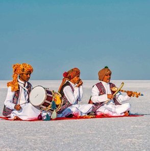 Men-group-singing-in-salt-lake