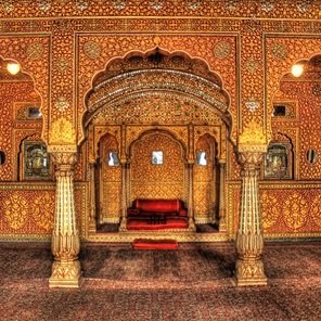 royal-bed-in-room
