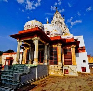 Temple-in-blue-sky