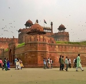 Red-fort-in-old-front-view
