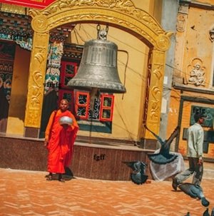 man-bell-temple