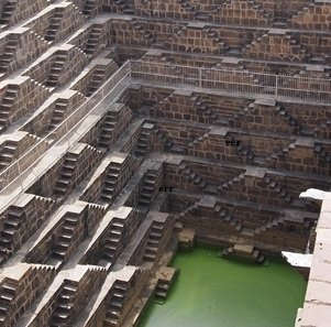 Information-about-abhaneri-step-well-06