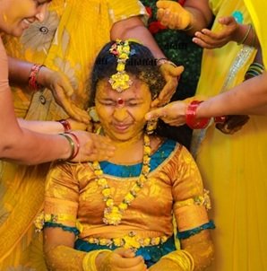 turmeric-on-girl