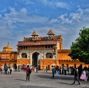fort-view-outside-Jaipur