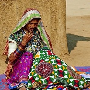 woman-making-clothes
